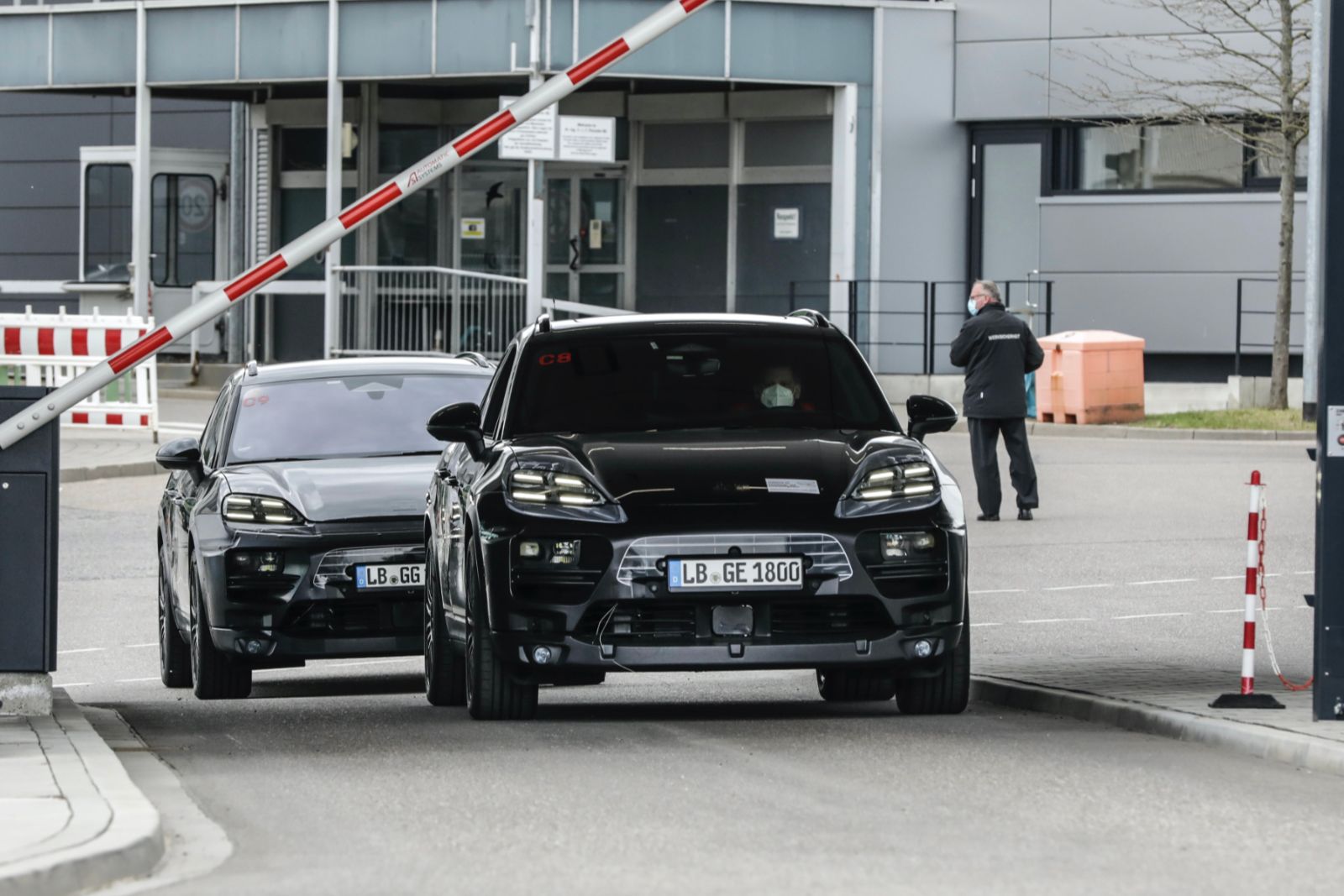 A full electric Porsche Macan is on the way for 2023 photo 2