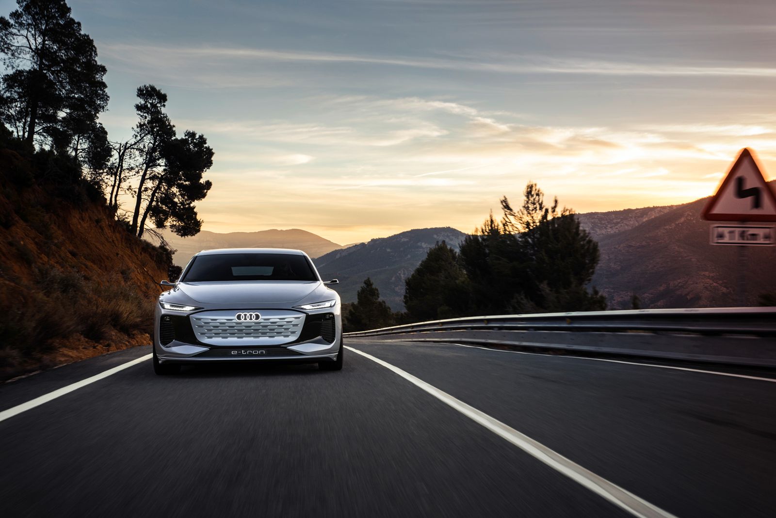 Audi A6 e-tron concept showcases future Audi design, but it's the platform that's important photo 7
