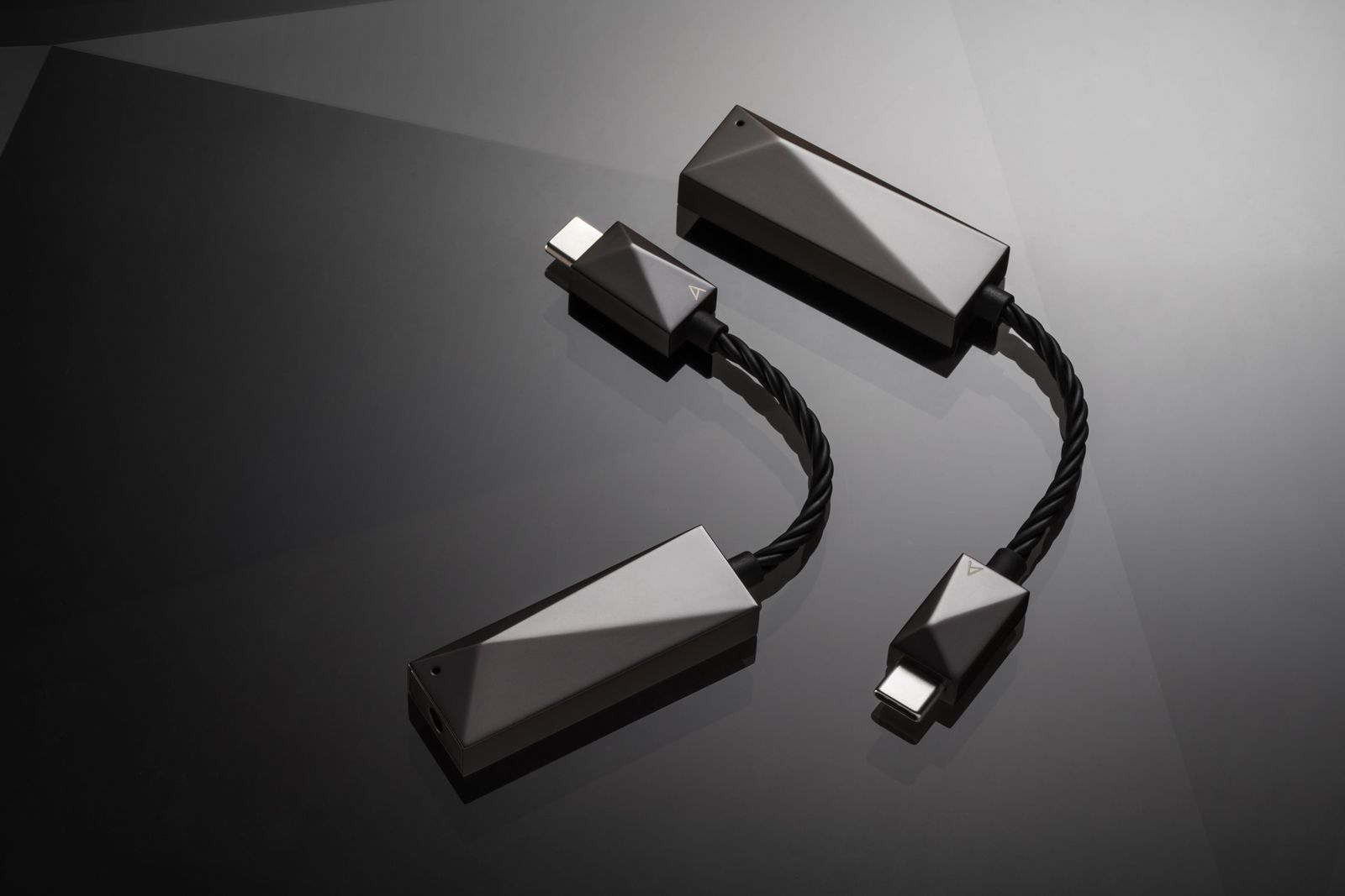 Get better sound from USB-C devices to wired headphones with Astell&Kern’s AK USB-C Dual DAC Cable photo 2