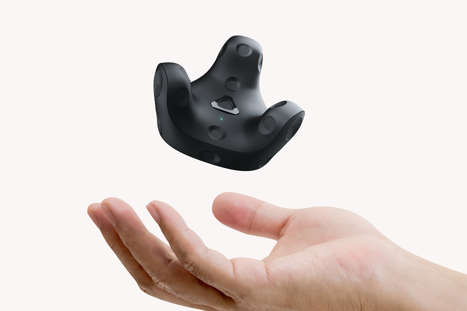 HTC Vive Facial Tracker official joined by next-gen Tracker 3 photo 3