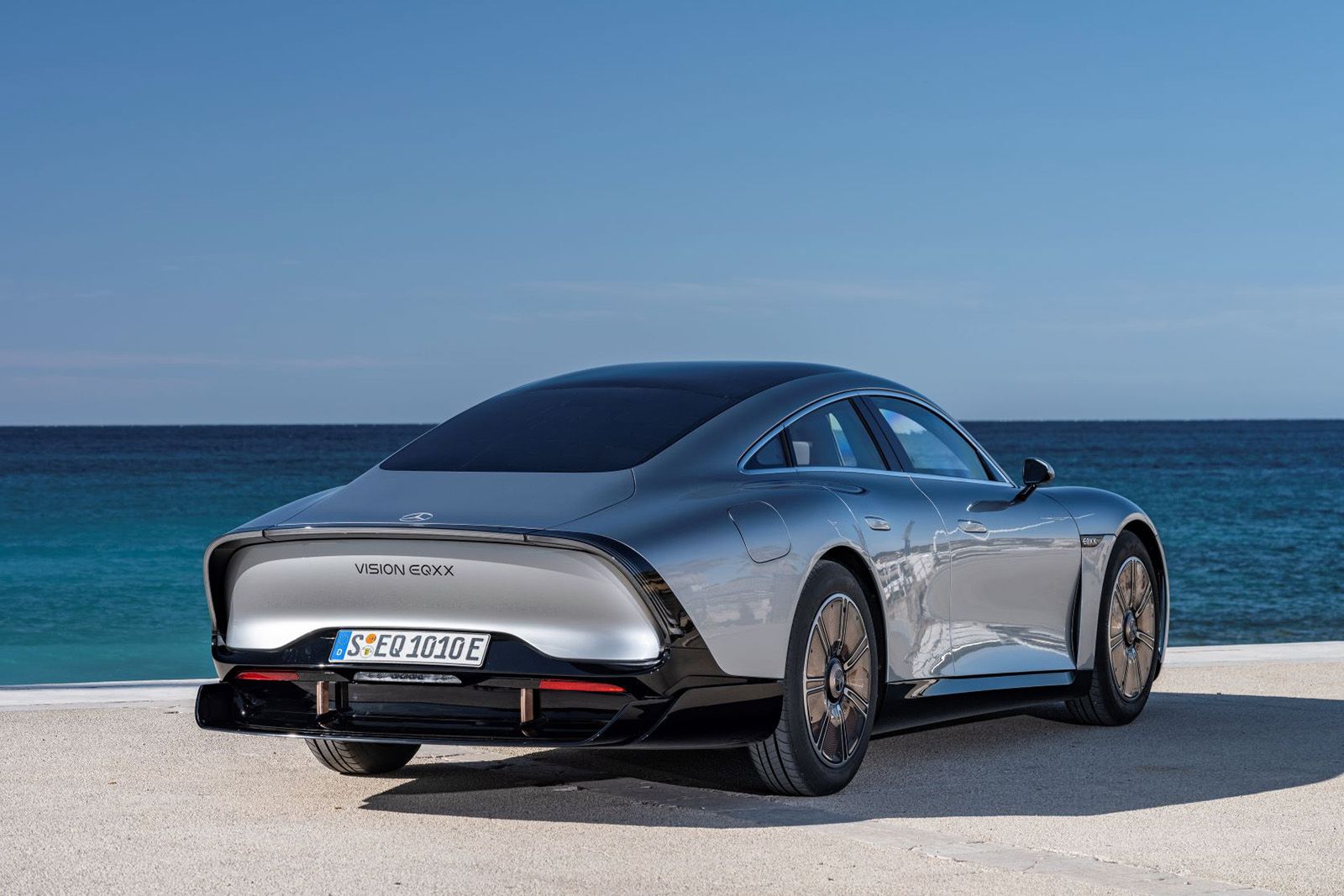 Mercedes-Benz Vision EQXX travels over 1,000 km on a single battery charge photo 1