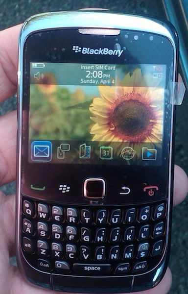 blackberry curve 9300 surfaces image 1