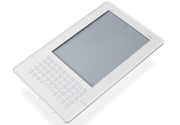 iriver story ebook reader goes wi fi image 1