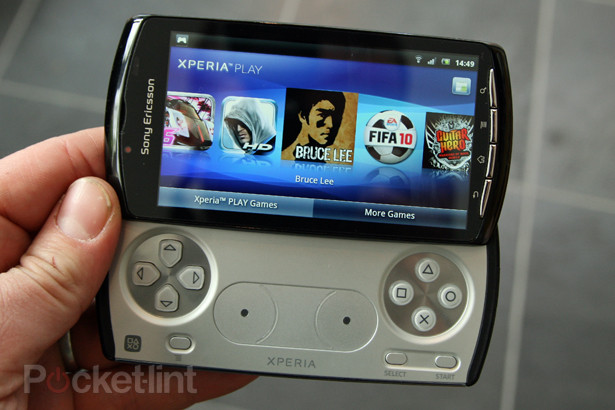 sony ericsson xperia play lands with 60 games image 1