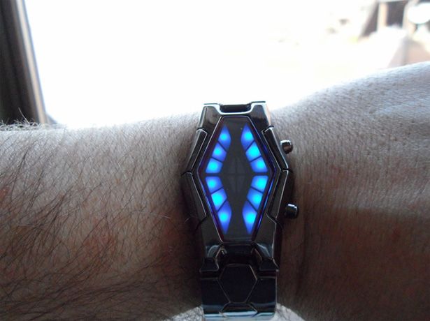 look like a cylon with the cybertrek cool watch image 1