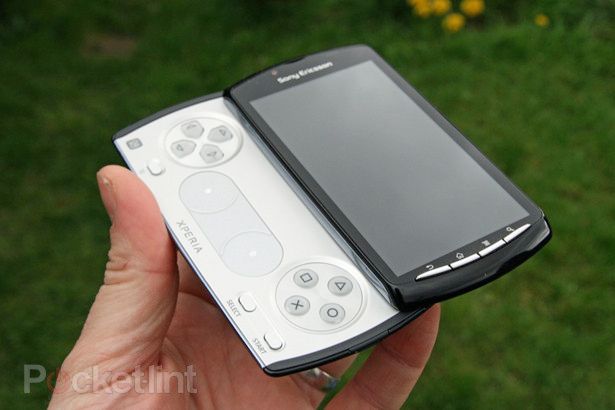 sony ericsson xperia play owners get 200 new games from onlive image 1