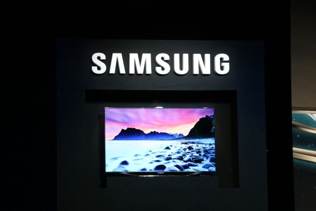 samsung adds kinect style features and upgradeability to its 2012 tvs image 1