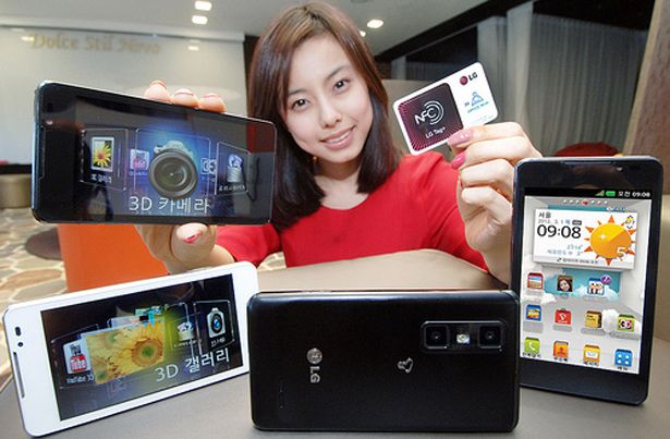 lg optimus 3d cube to be one of the stars of mwc called lg optimus 3d max in europe image 1