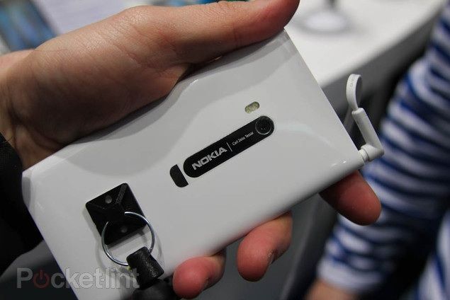 nokia lumia 900 release uk 27 april phones 4u gets white exclusive image 1