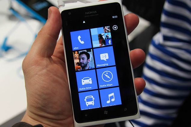 nokia goes all humble and promises fix for lumia 900 memory management issue image 1