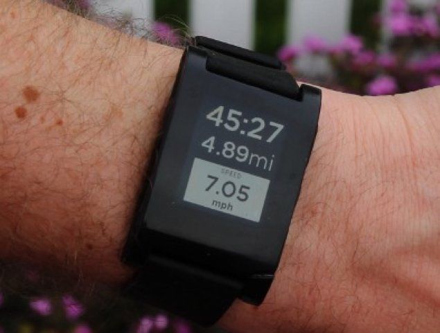 pebble smartwatch adds runkeeper app support image 1