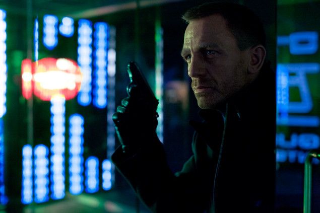 james bond to be armed with new sony smartphone in skyfall  image 1