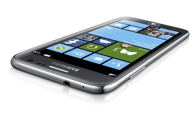 samsung ativ s is a windows phone 8 smartphone with a 4 8 inch display image 1