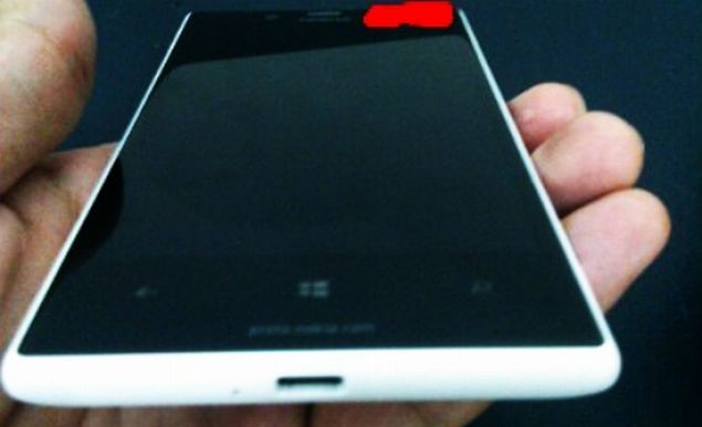 nokia lumia 820 live photos leaks doesn t match previous renders though image 1