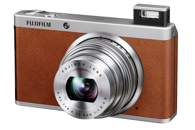 fujifilm xf1 a pocketable retro camera  image 1