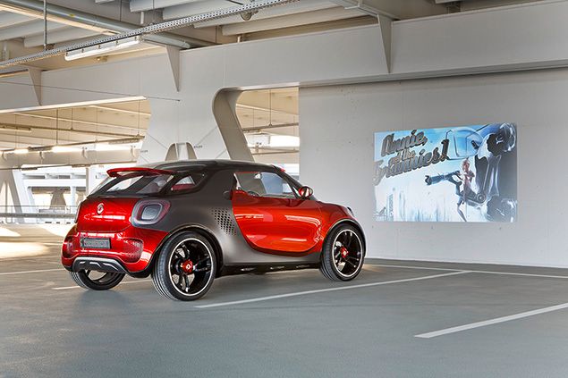 smart forstars concept car unveiled the urban vehicle with built in home cinema projector image 1