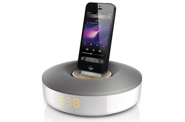 philips lightning docks lets you amplify your iphone 5 image 1
