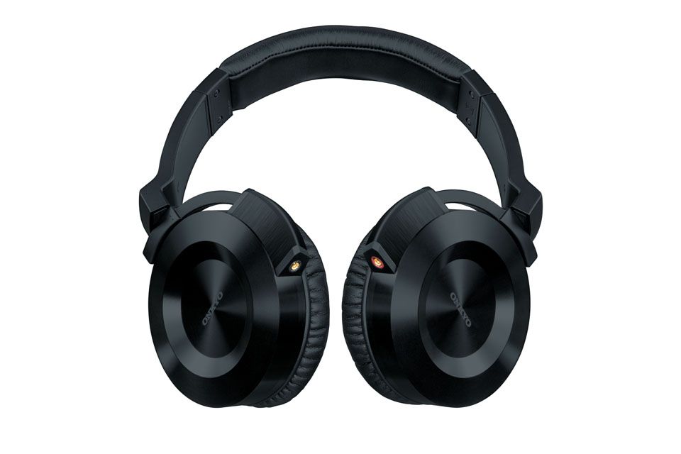 onkyo blazes into headphones with hf300 and fc300 on ear and in ear models image 1