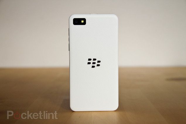 blackberry to pull out of japan over low market share and translation cost image 1