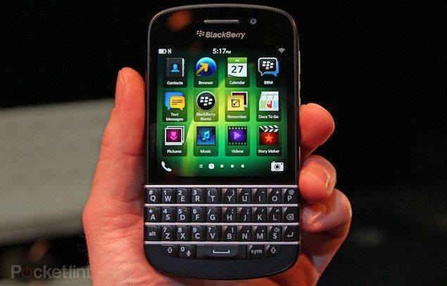 sprint will offer the blackberry q10 passing on the blackberry z10 image 1