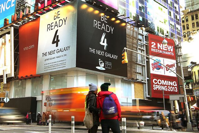 new yorkers told to get ready for samsung galaxy s4 launch signs appear above times square venue image 1