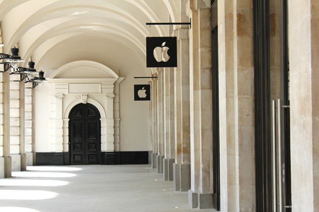 norman foster to redesign apple s retail stores image 1