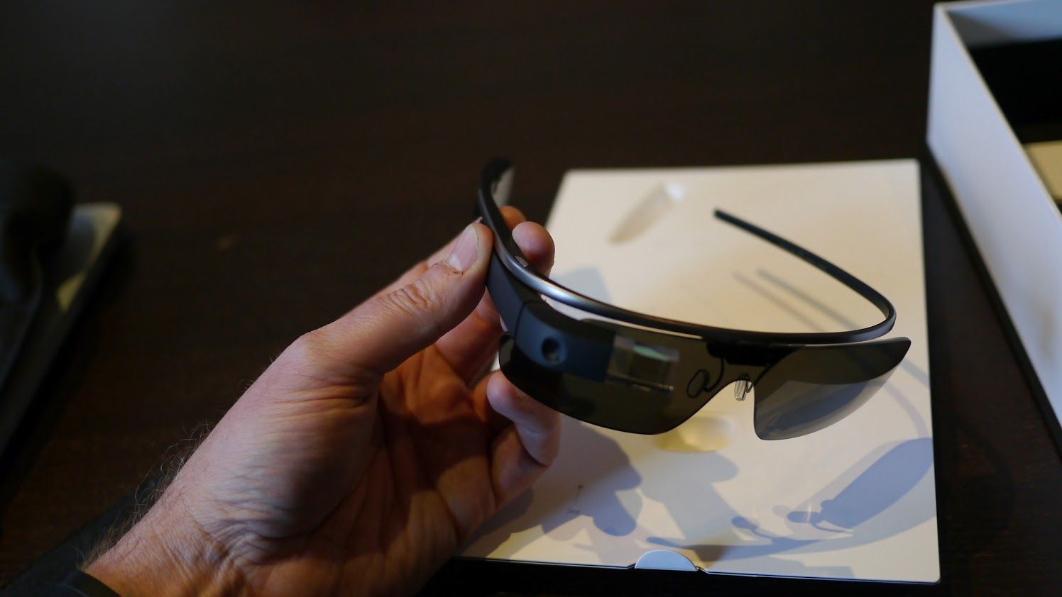 google restricts selling explorer glass units threatens deactivation image 1