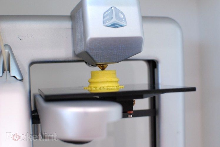 staples becomes the first retailer to carry 3d printers starting at 1 299 image 1