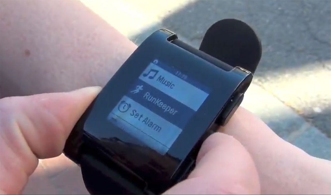 runkeeper officially hits pebble smart watch has eyes on google glass too image 1