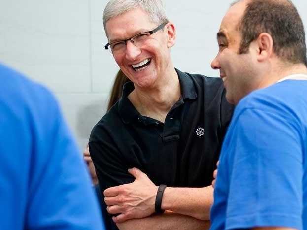 tim cook at d11 google glass appeal is hard to see  image 1