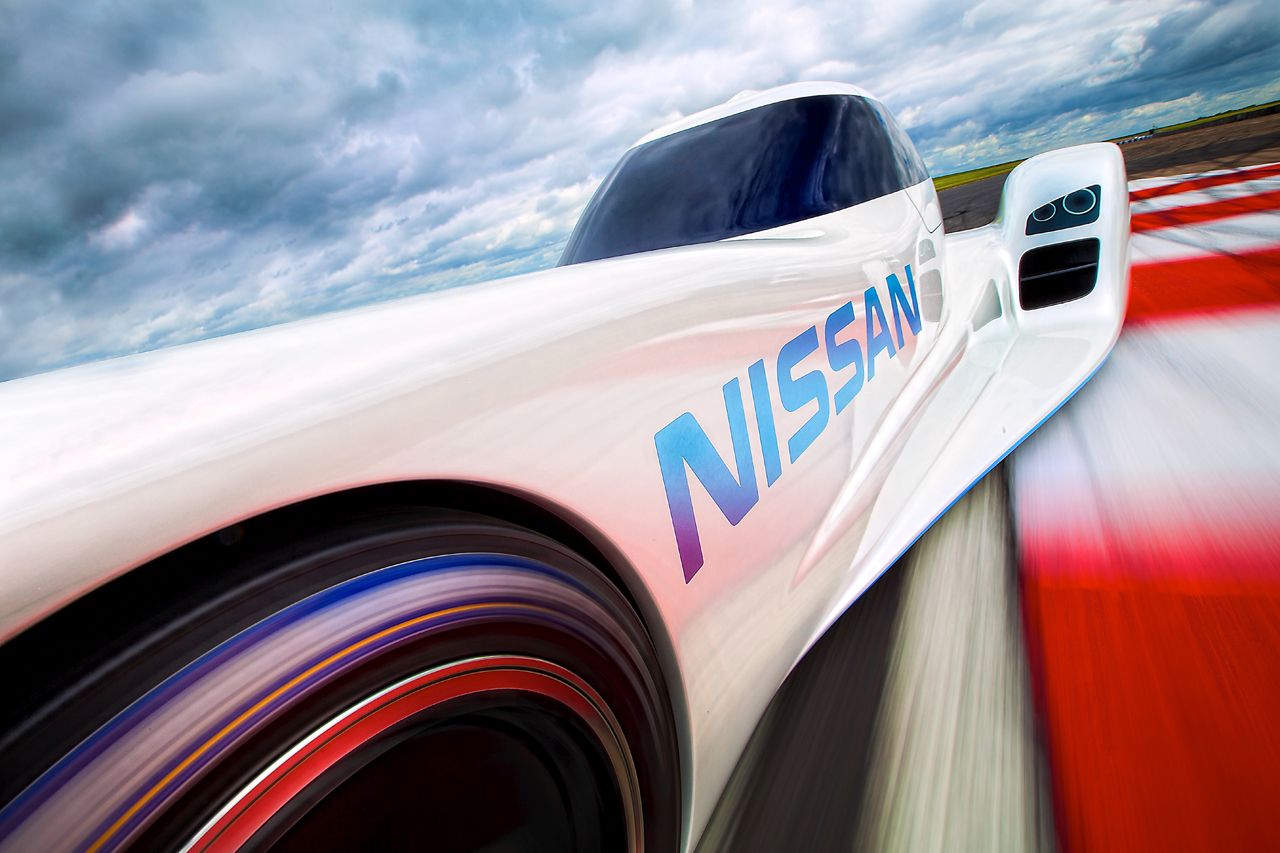 nissan zeod rc world s first 300kph electric racing car image 12