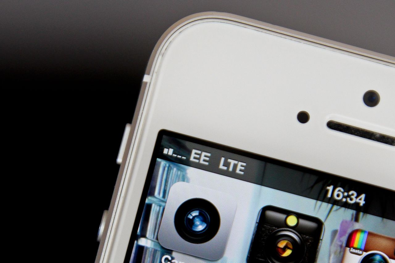 iphone 5s sk telecom says it s in talks with apple for lte a model image 1