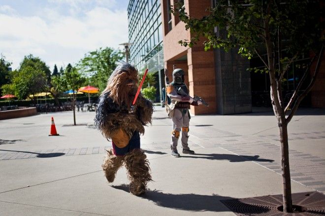 star wars lightsaber relay takes in the googleplex on way to comic con image 1