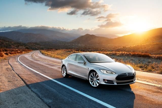tesla says auto pilot car coming in three years fully autonomous later on image 1