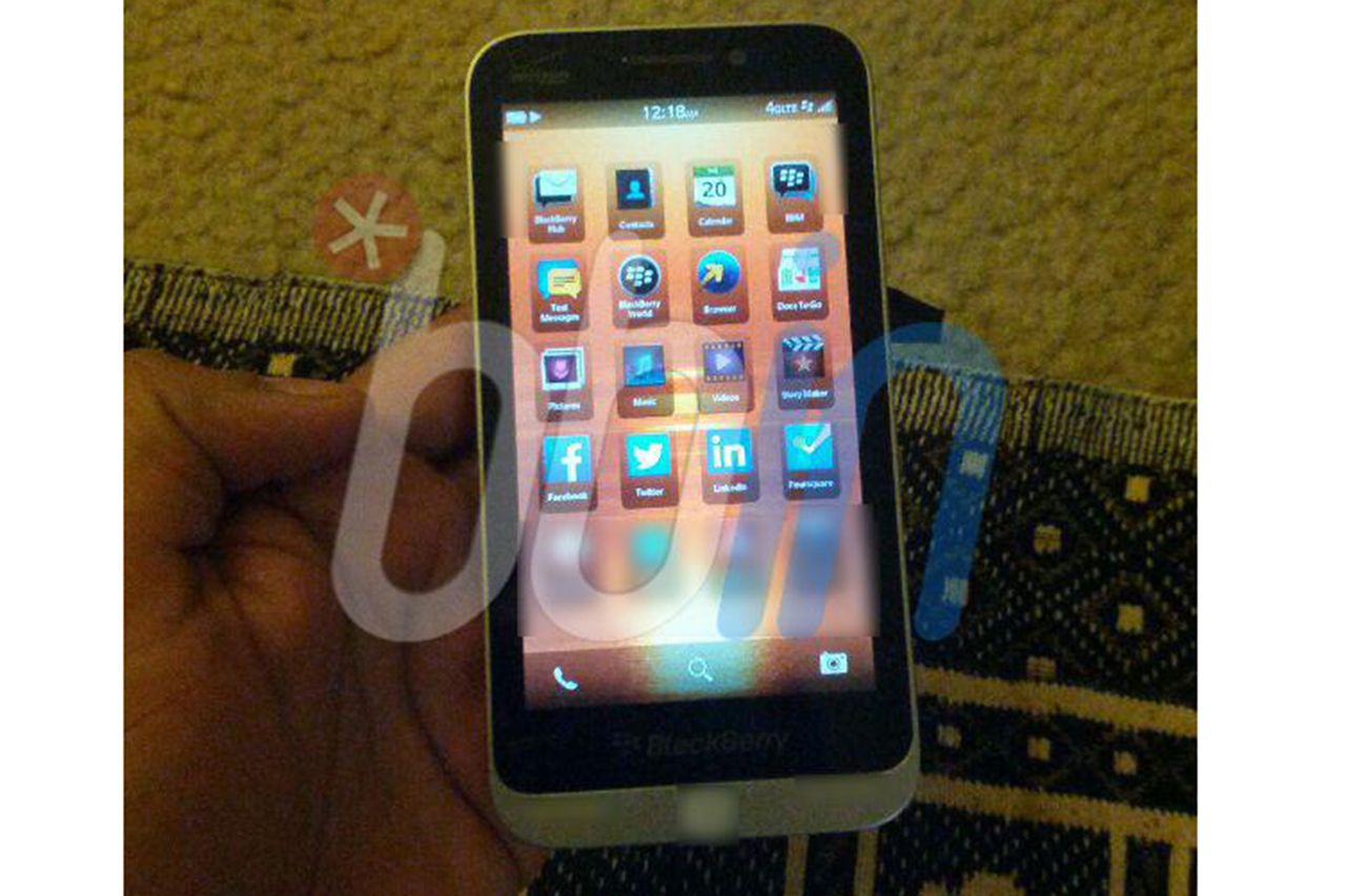 blackberry 10 c series smartphone a mix between z and q leaks in photo image 1