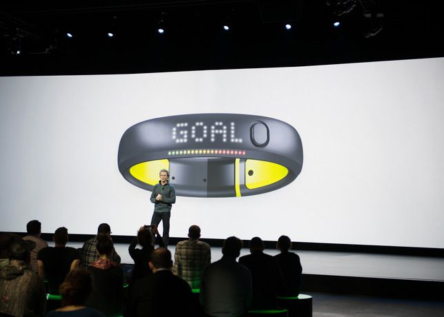 nike unveils new water resistant fuelband se in a bevy of colours tracks cycling rowing and running image 1