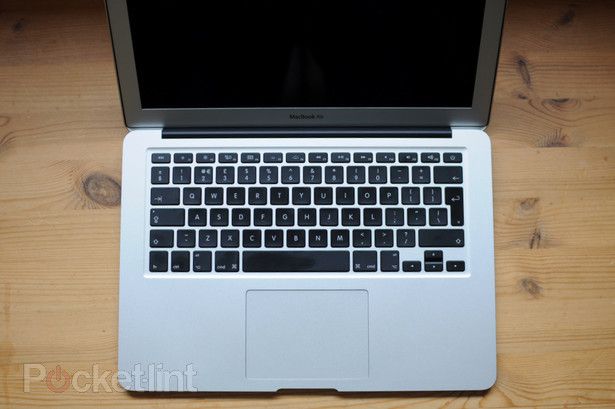 apple launches macbook air replacement program for failing flash drives image 1