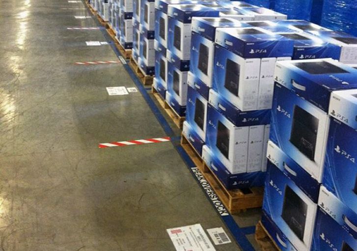 ps4 arrives in amazon warehouses only one week to go before launch image 1