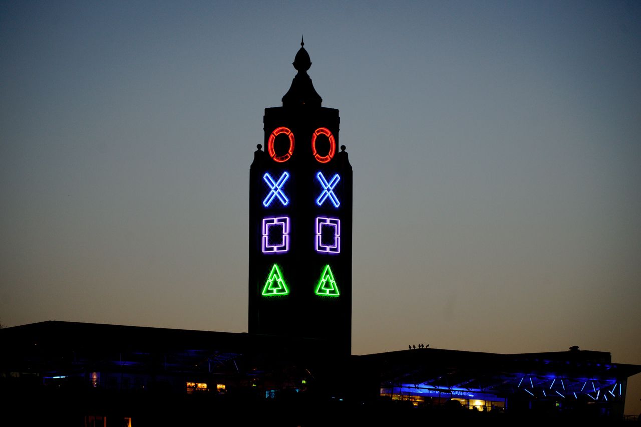 sony planning cunning launch stunts for ps4 in uk customises oxo tower update  image 1