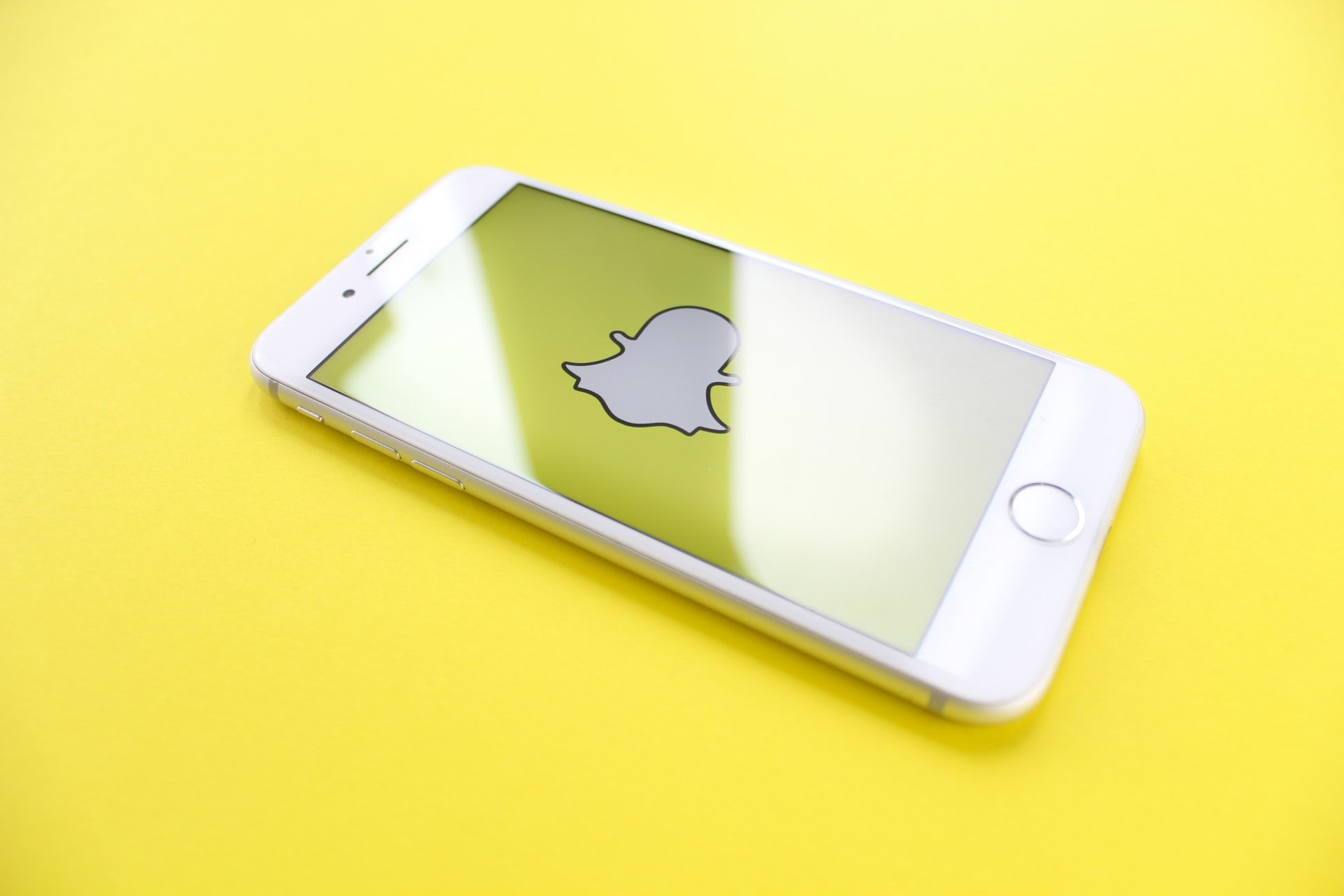 Alleged Snapchat database leak sees 46 million users numbers available online image 1