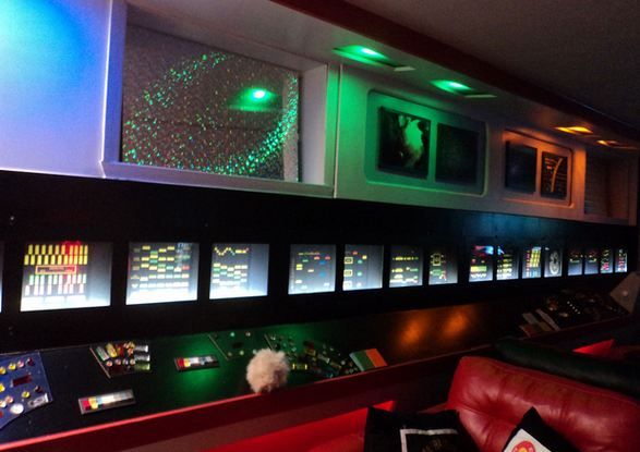 obsessed star trek fan spends 18 000 to transform basement into starship enterprise image 1