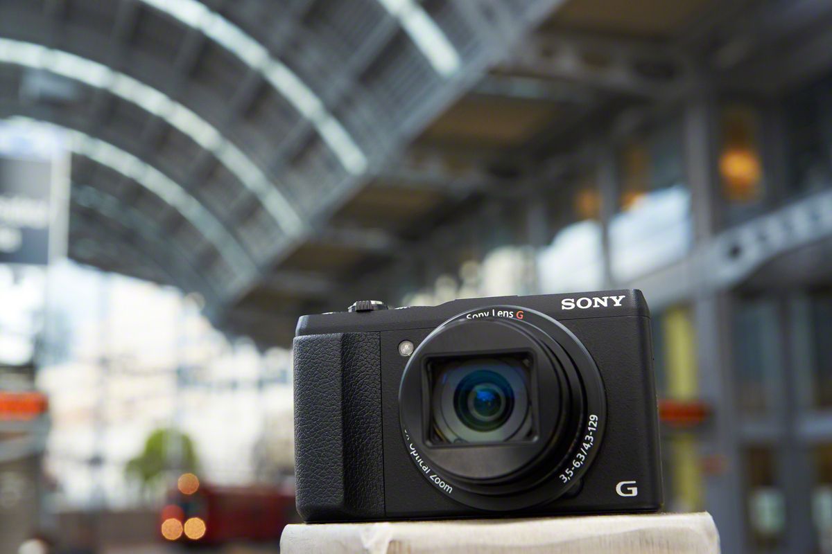 sony announces compact cyber shots for every occasion hx60v wx350 wx220 and w800 image 1
