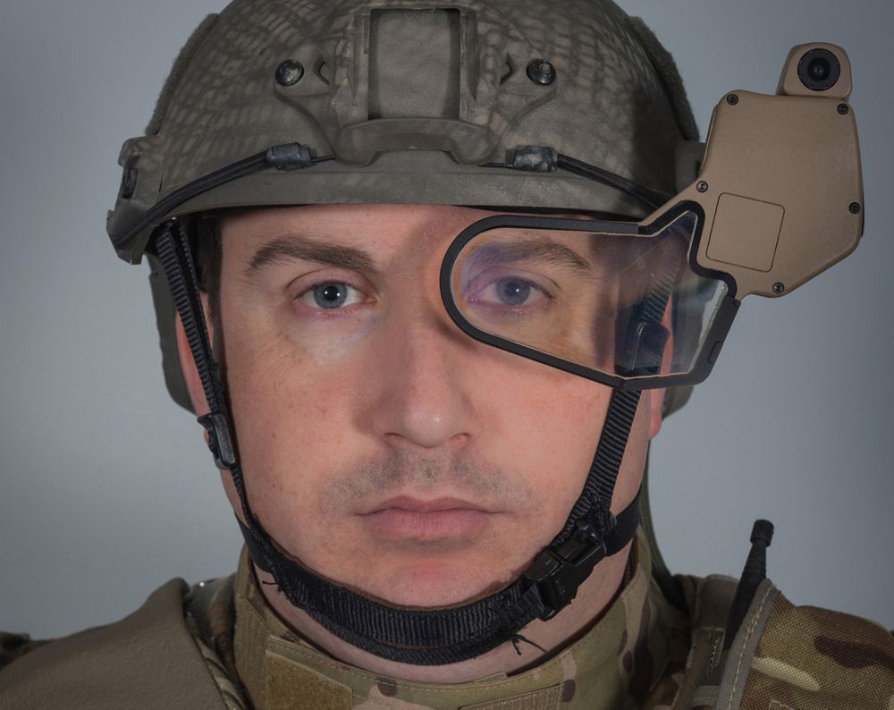 q warrior heads up display being tested in the field google glass for soldiers image 2