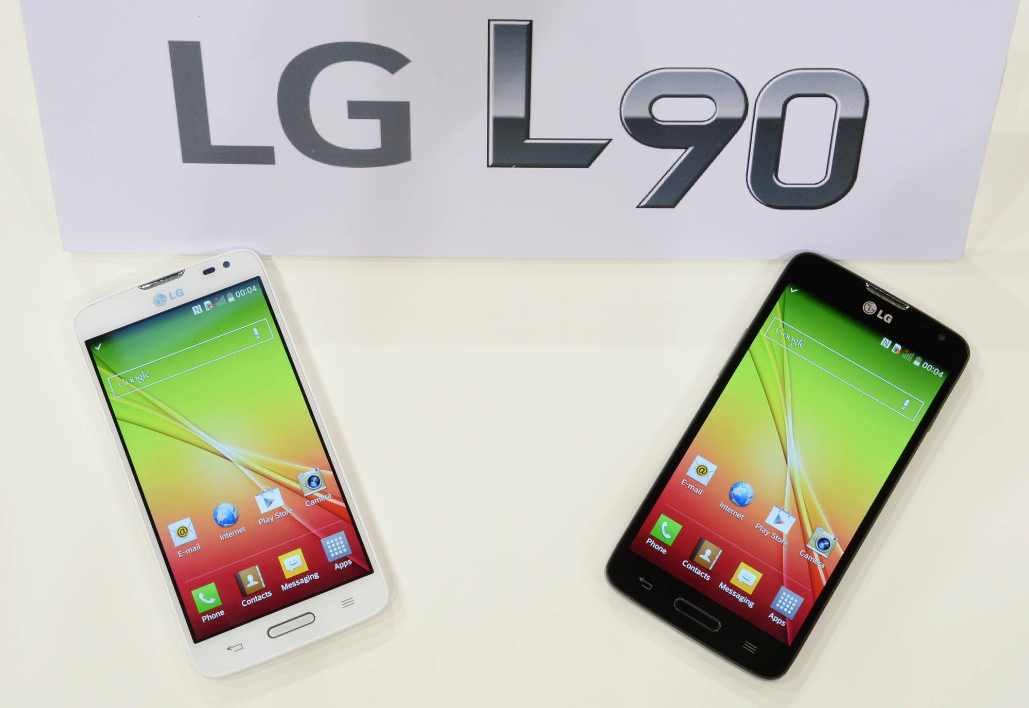 lg l series iii smartphone range debuts with l90 quad core 4 7 inch mid ranger image 2