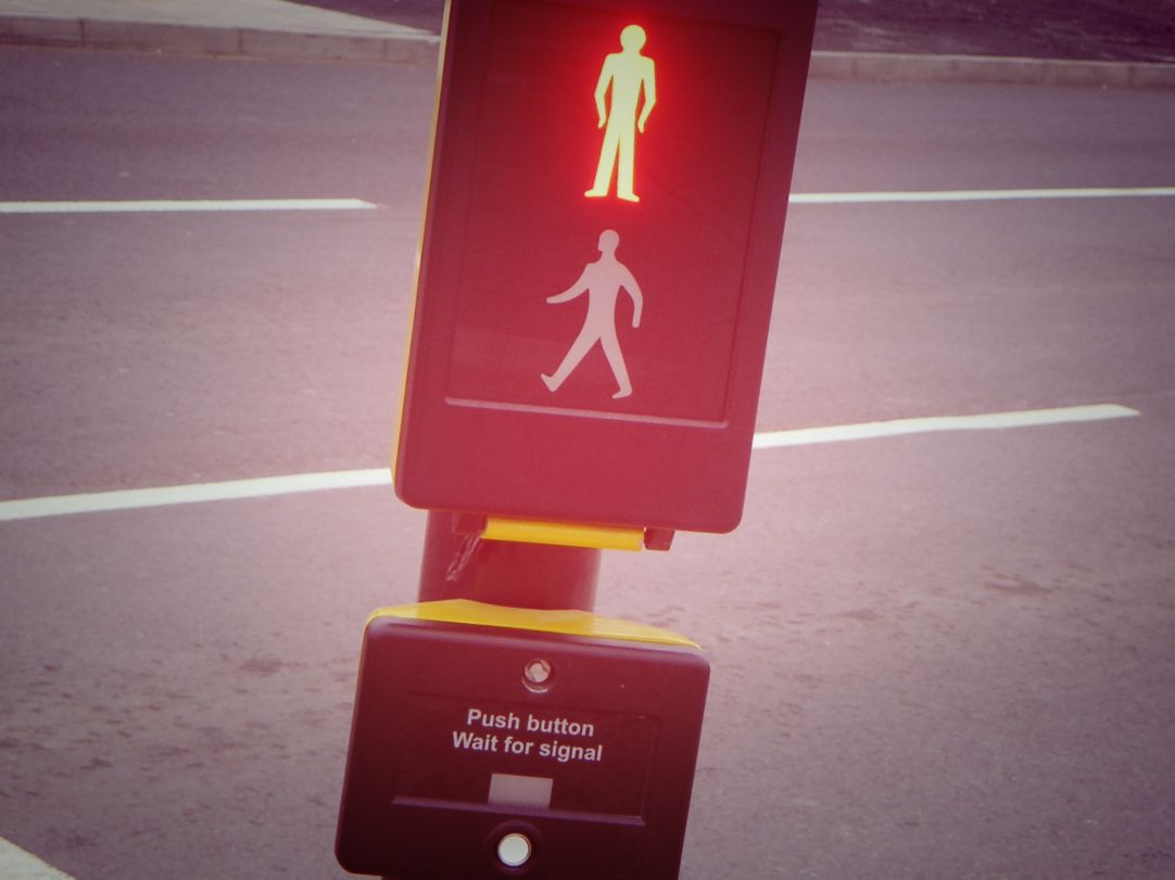 london to test smart crossing sign system hoping to reduce pedestrian congestion image 1