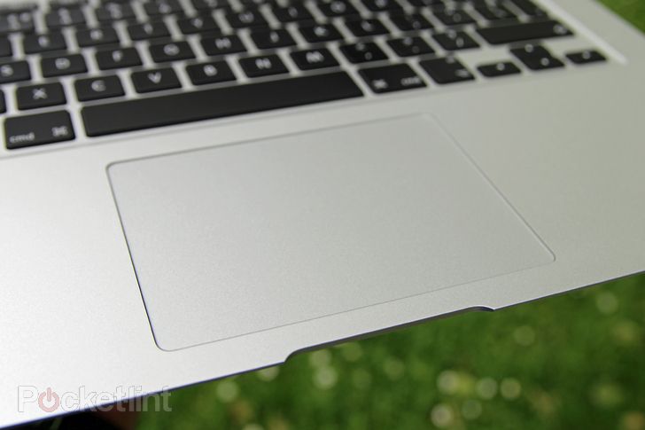 apple planning slim 12 inch macbook air with buttonless trackpad  image 1