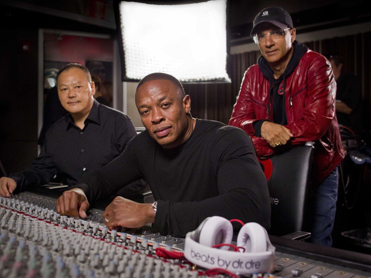 apple in talks to buy beats audio for 3 2b deal could be announced next week image 1
