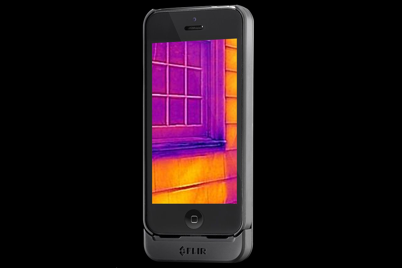 add predator style heat vision to your iphone using the flir one case out july image 1