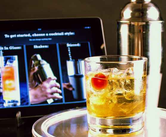use your phone to make the perfect cocktail every time app and scales combined image 1