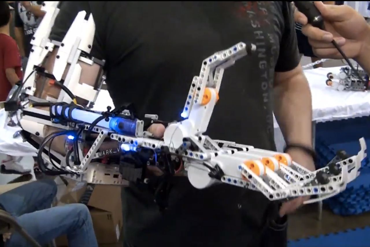 Lego store cyborg arm